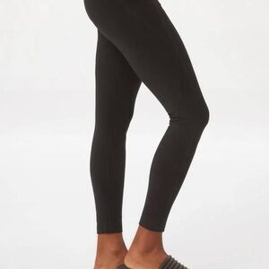 Girlfriend Collective leggings with pouch! EUC!